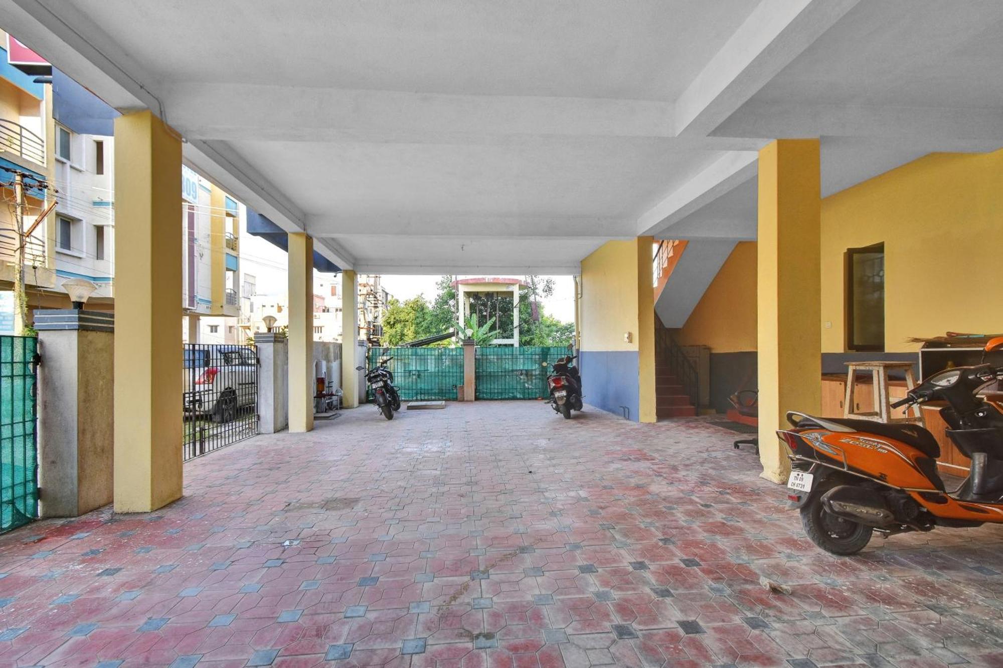 Hotel Oyo Olympia Pleasant